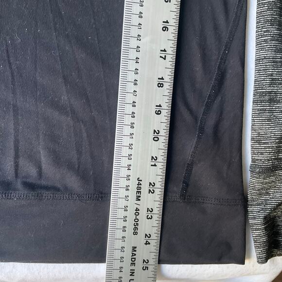 Old Navy Women Long Sleeve Turtleneck Sweatshirt size M,Gray & Black, Thumb Hole - Picture 3 of 8